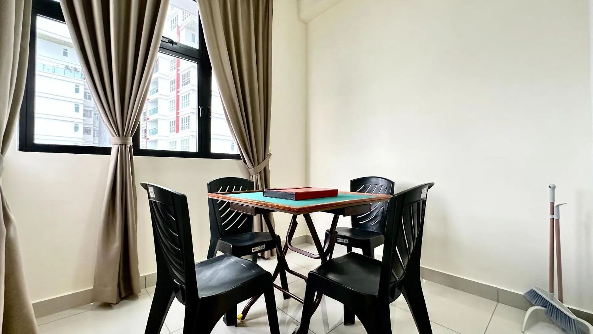 Twin Tower Residence Johor Bahru By Stayrene 0*,